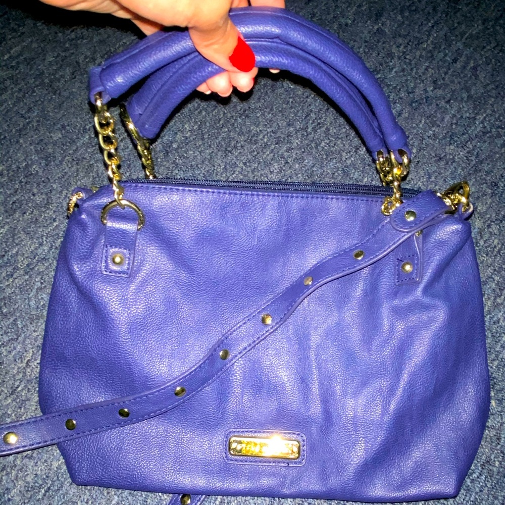 Blue with gold detailing Steve Madden crossbody!
